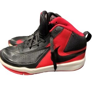 Nike Boys Team Hustle D7‎ High Top 747998-003 Sneakers Basketball Shoes Size 6 Y
